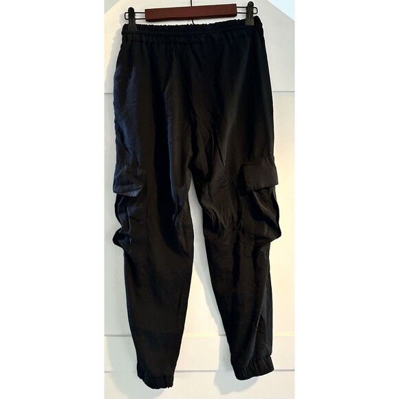 Zara Casual Black Cropped Cargo Jogger Pants   Pockets Elastic Waist  Sz XS NWOT - Picture 1 of 6